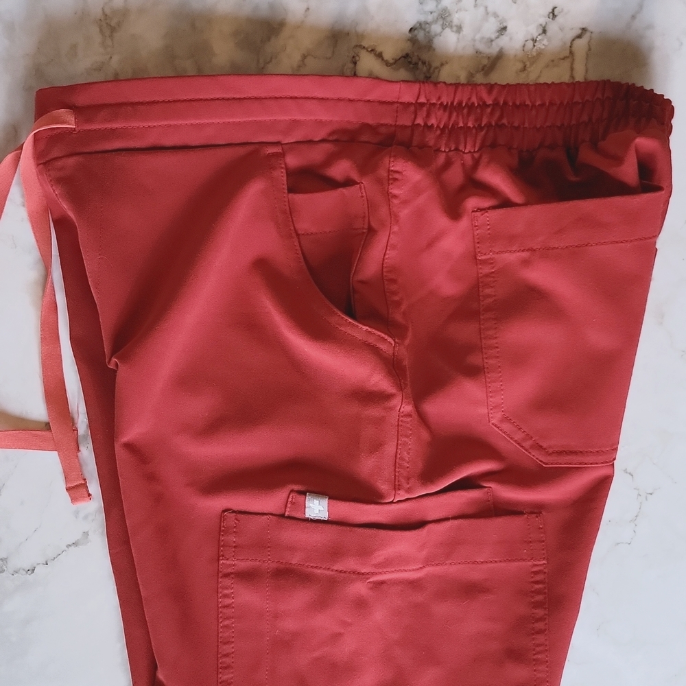 Women's XS extra small FIGS Technical Collection scrub bottoms red - Picture 4 of 7